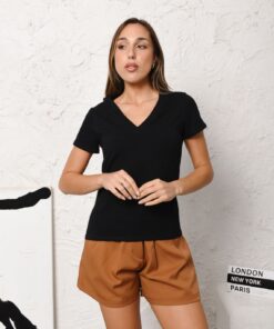 REMERA BASICA CUELLO V
