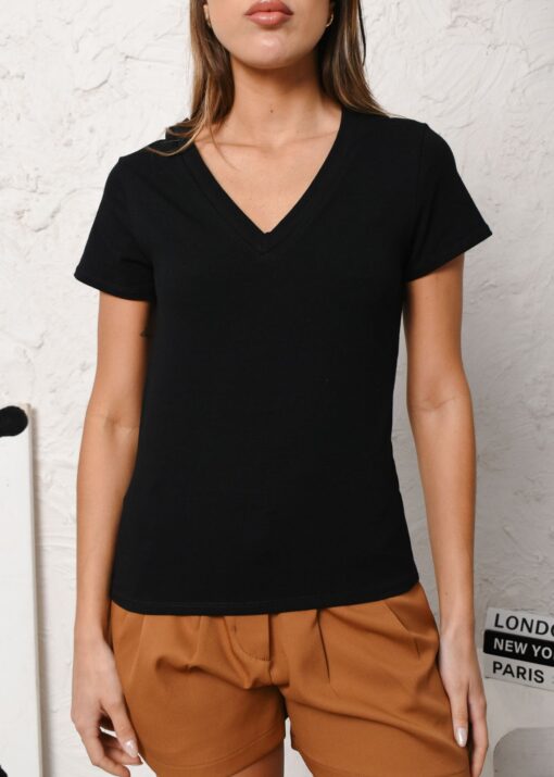REMERA BASICA CUELLO V - Imagen 2