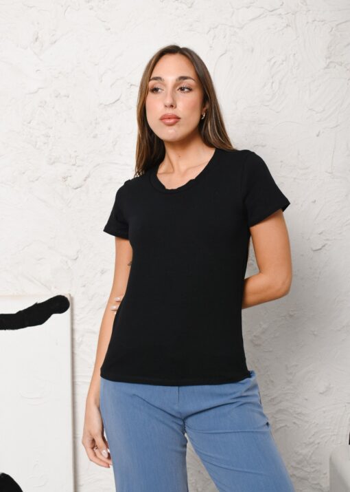 REMERA BASICA CUELLO REDONDO